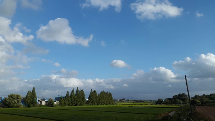 th.ka.e...sky