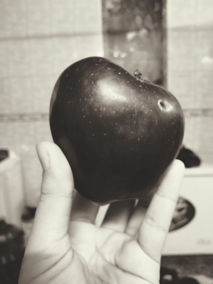 Red apple