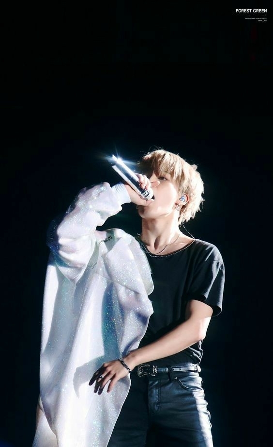 BTS - V