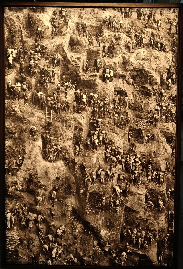 Sebastião Salgado - Mina de Ouro em Serra Pelada