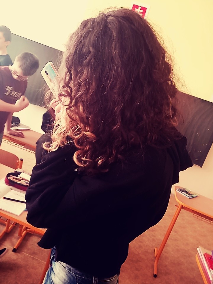 curly