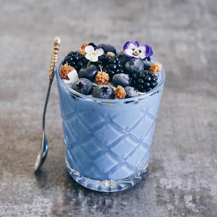 blue spirulina smoothie
