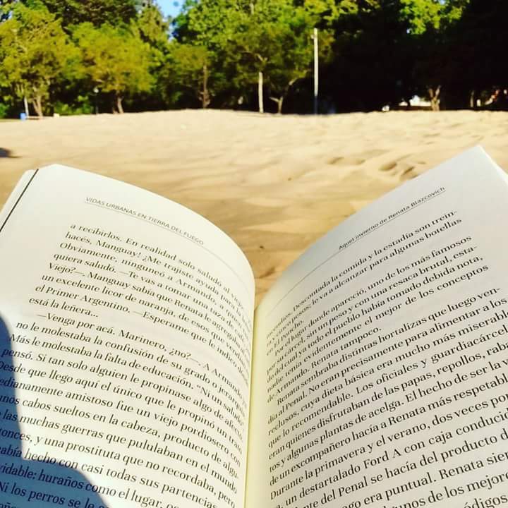lectura en la playa