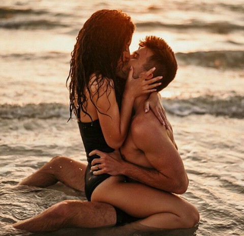 тапети honeymoon, model