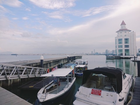 Ship dockyard