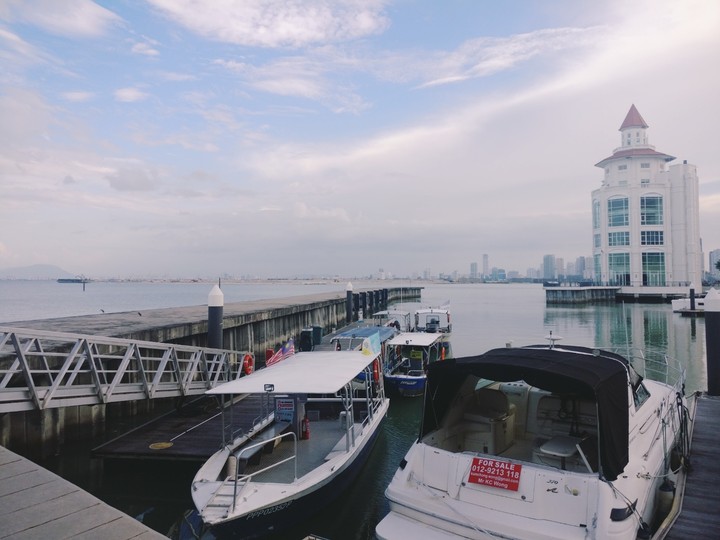 Ship dockyard