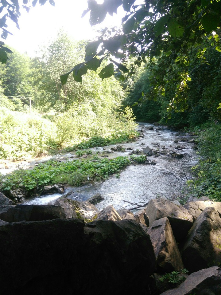 річка
