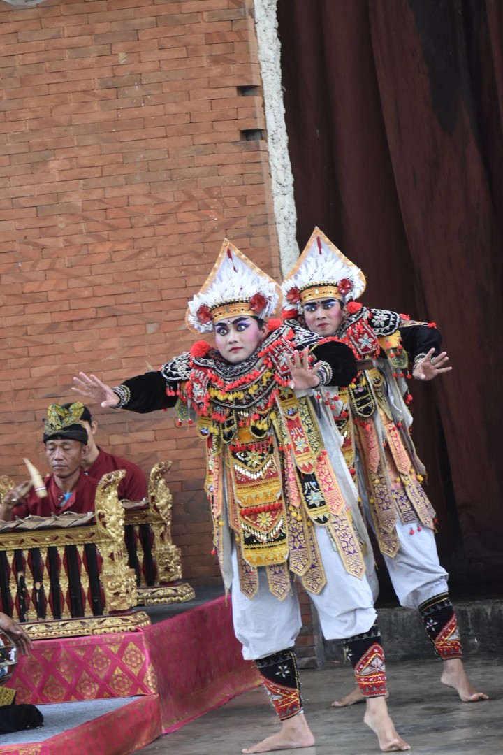 dancers