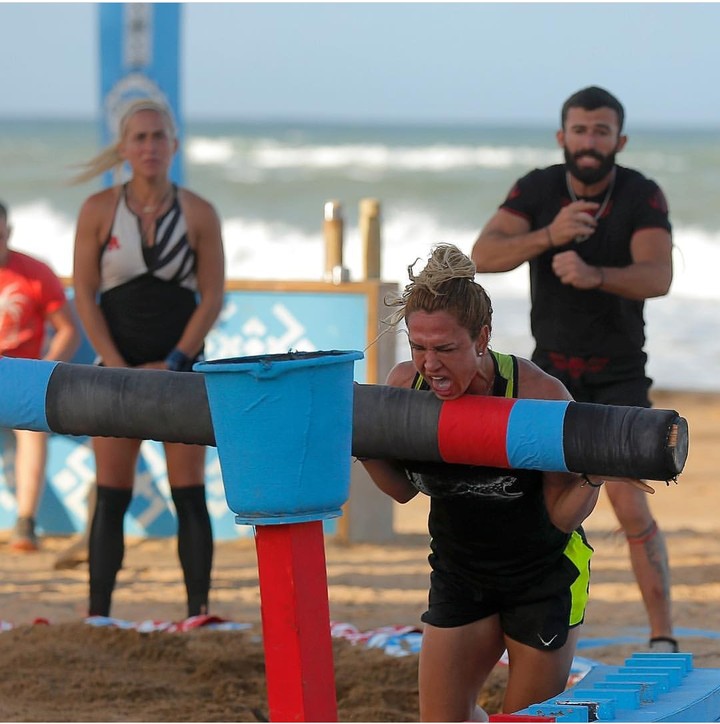 SURVİVOR NAGİHAN KARADERE
