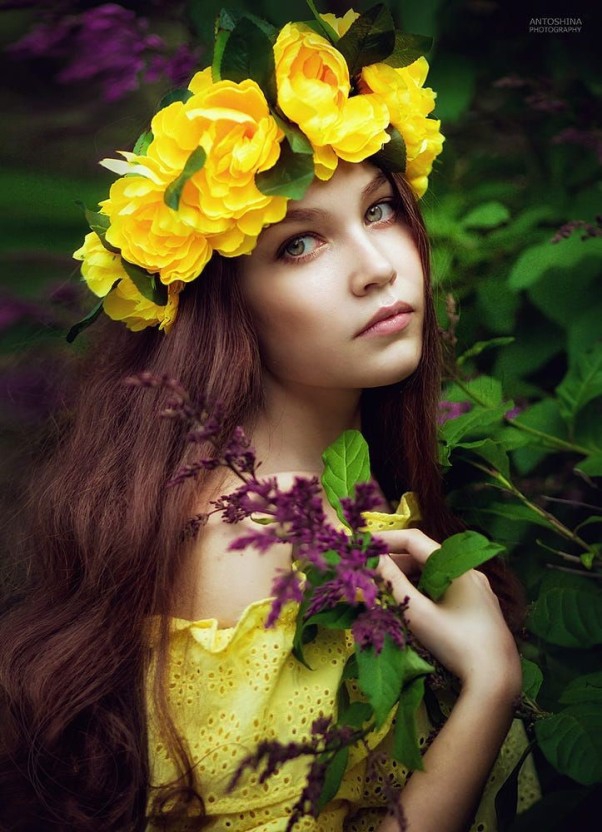 pretty girl in a flower crown