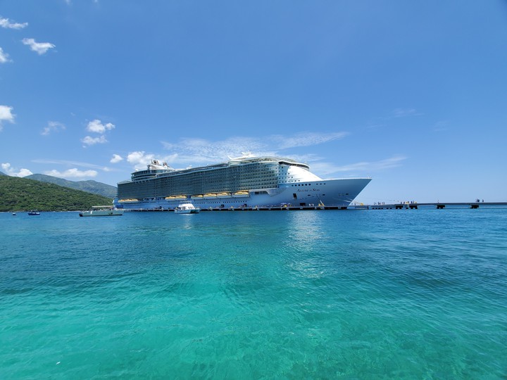 cruise ship