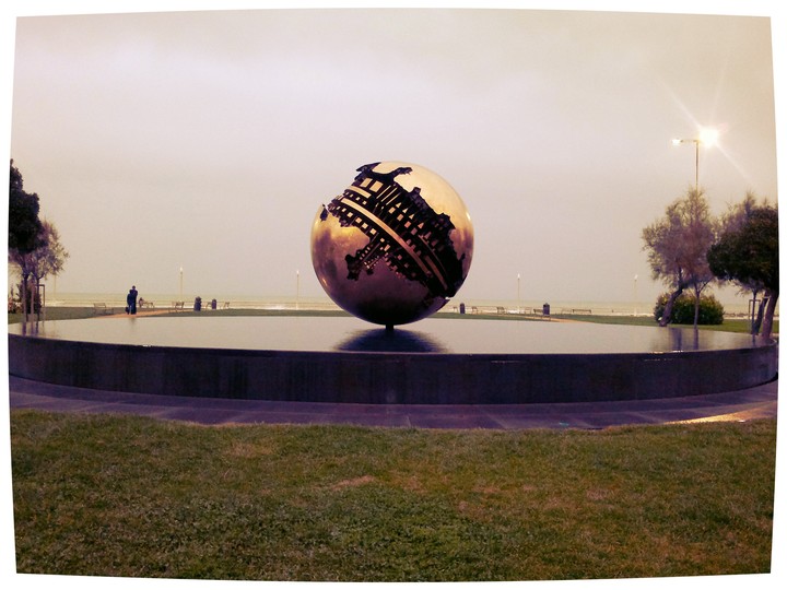 grande sfera di Pomodoro