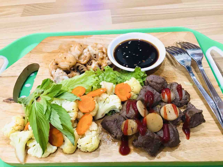 Bò vs Mực với rau xào