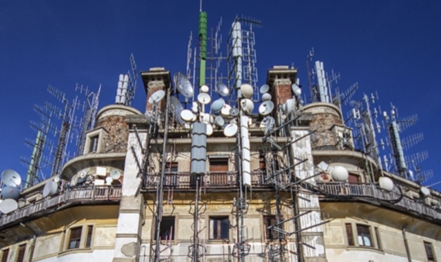 Bosco di antenne:..