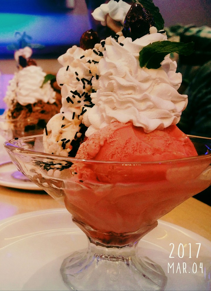 ice cream so yummy