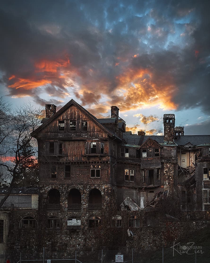 dark house