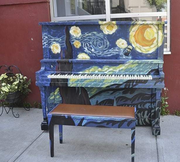 Arty piano.