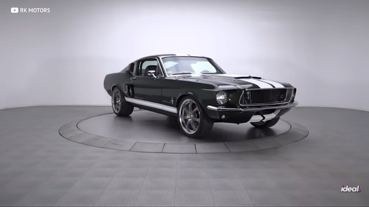 FORD MUSTANG