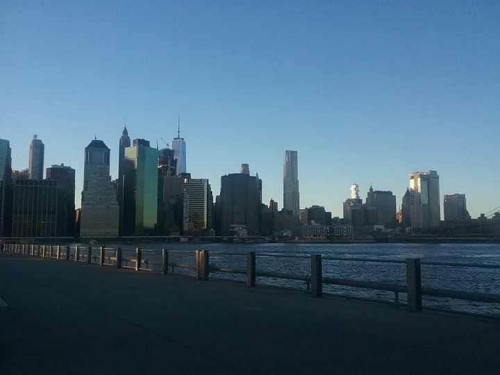 pier 2 Downtown