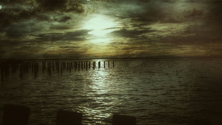 Sunset Di Tanah Anarki