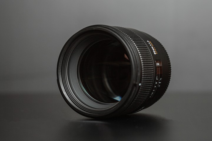 Объектив Sigma 85mm 1.4