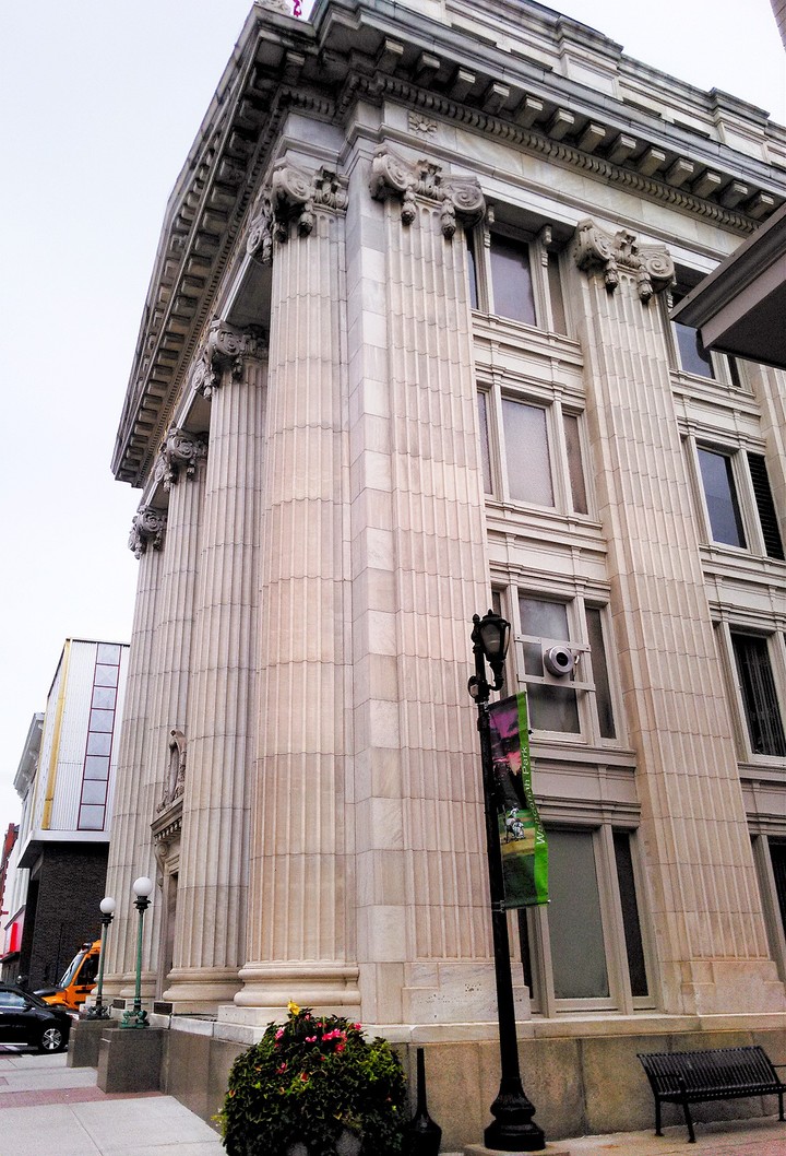 Historical Building, Bank