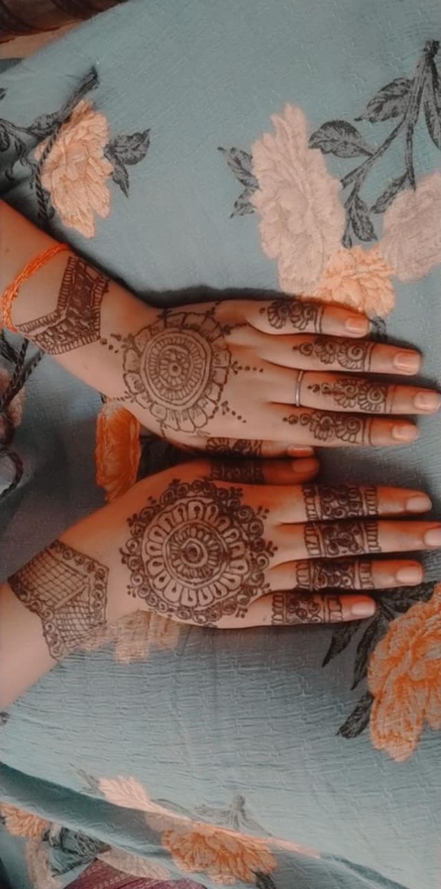 Indian hand art (mehdi)
