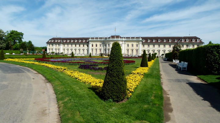 Blühendes Barock Schloss Ludwigsburg