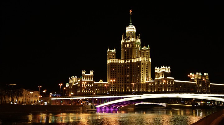 Curing from loneliness in Moscow