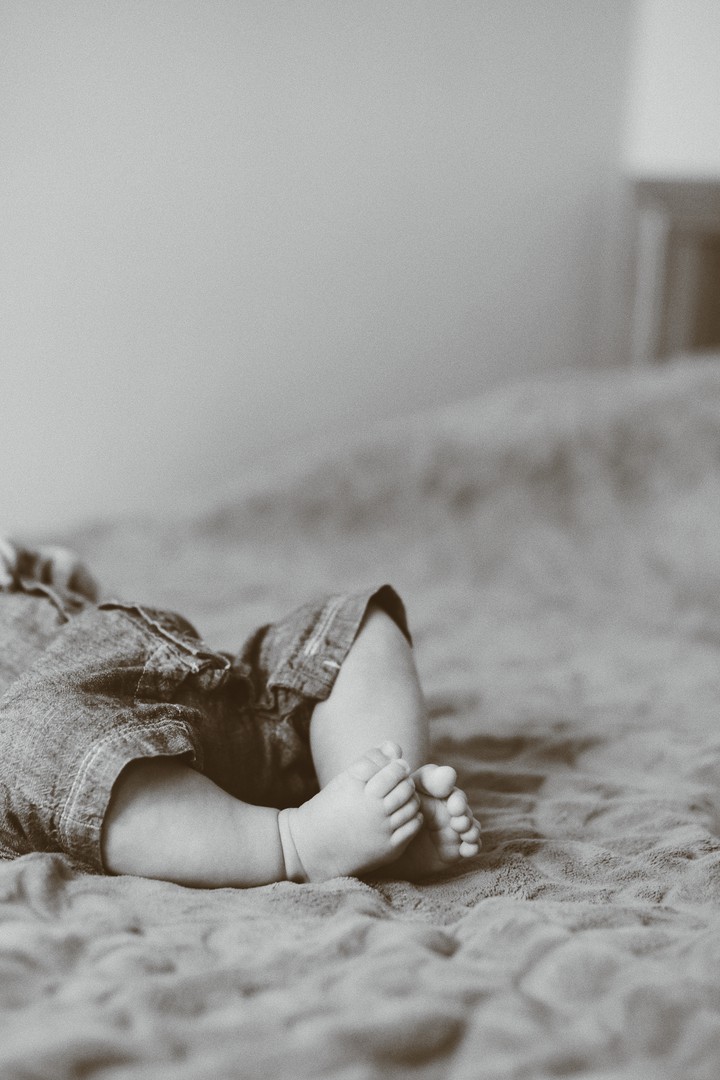baby in black&white