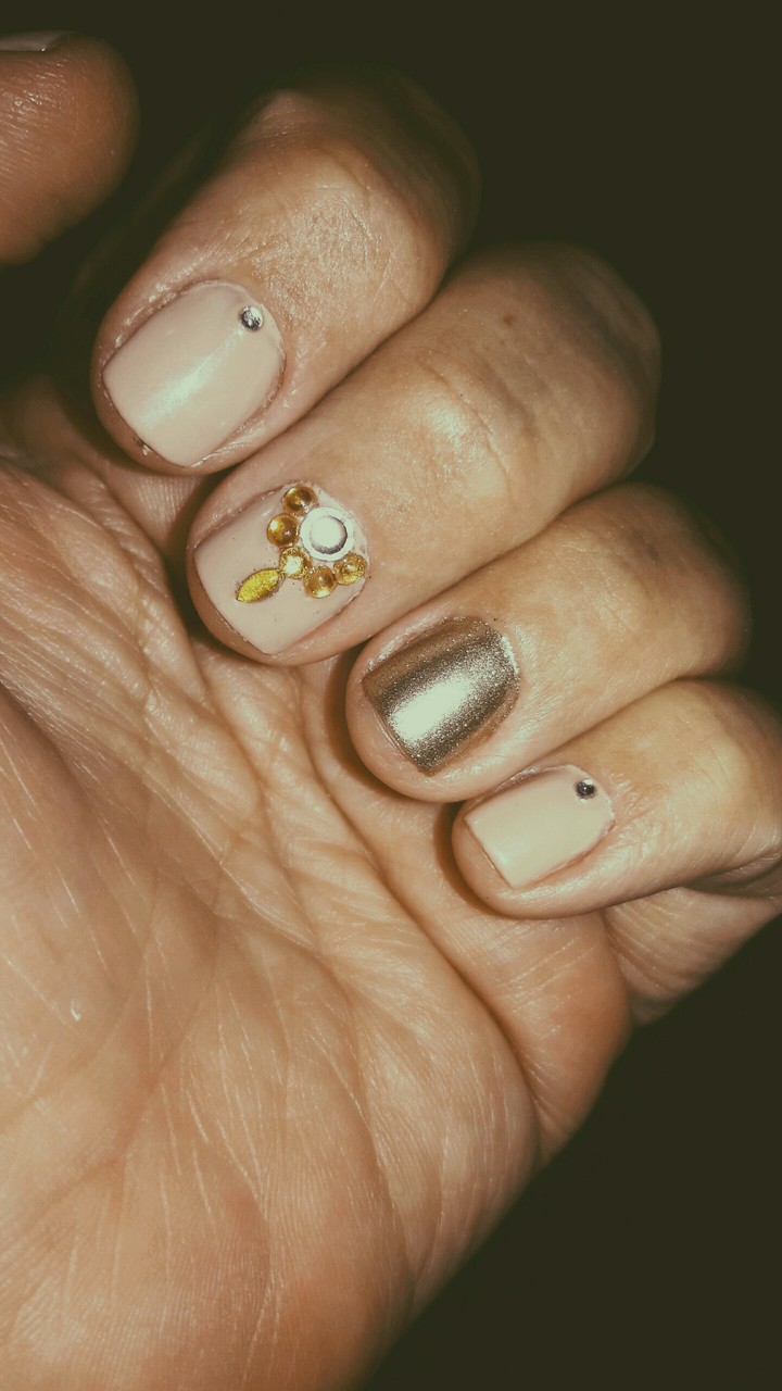 unhas...