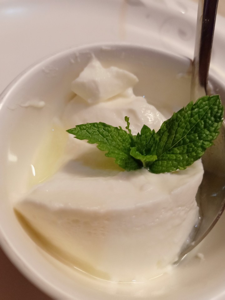 curd topped with mint leaves ❤️