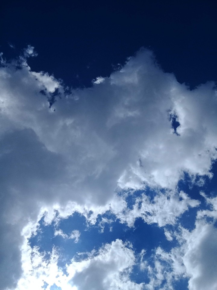 Que bonito es admirar el cielo☁️