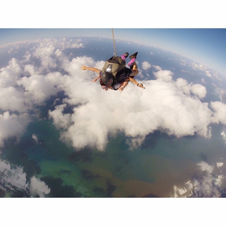 sky diving✌