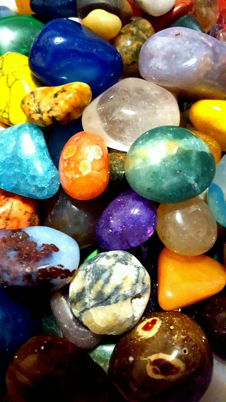 Rocks and agates