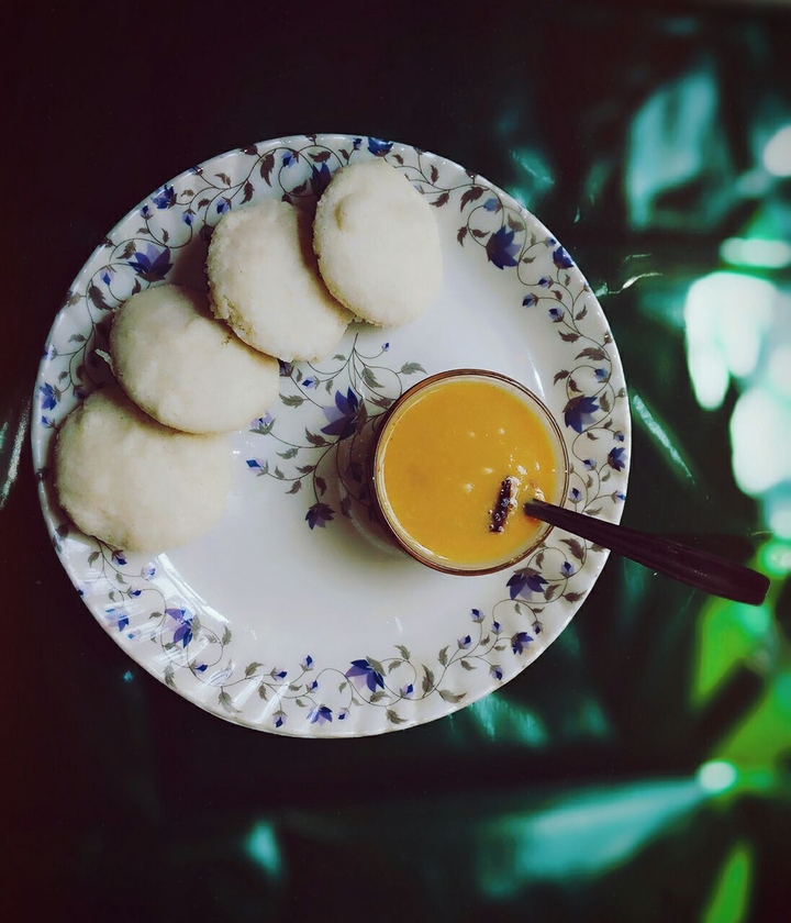 idli and groundnut soup