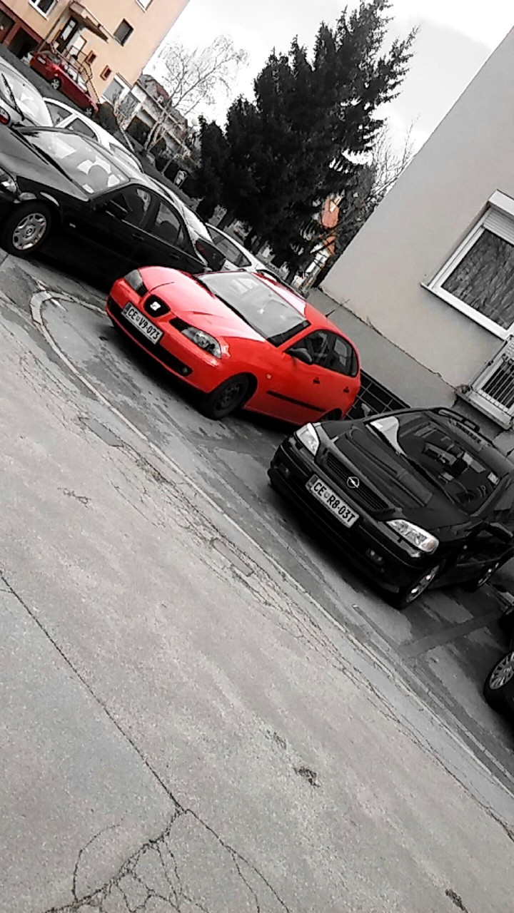 red car
