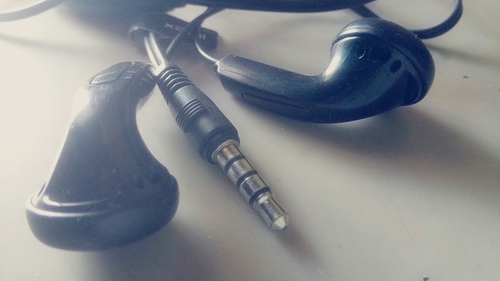headphones. click