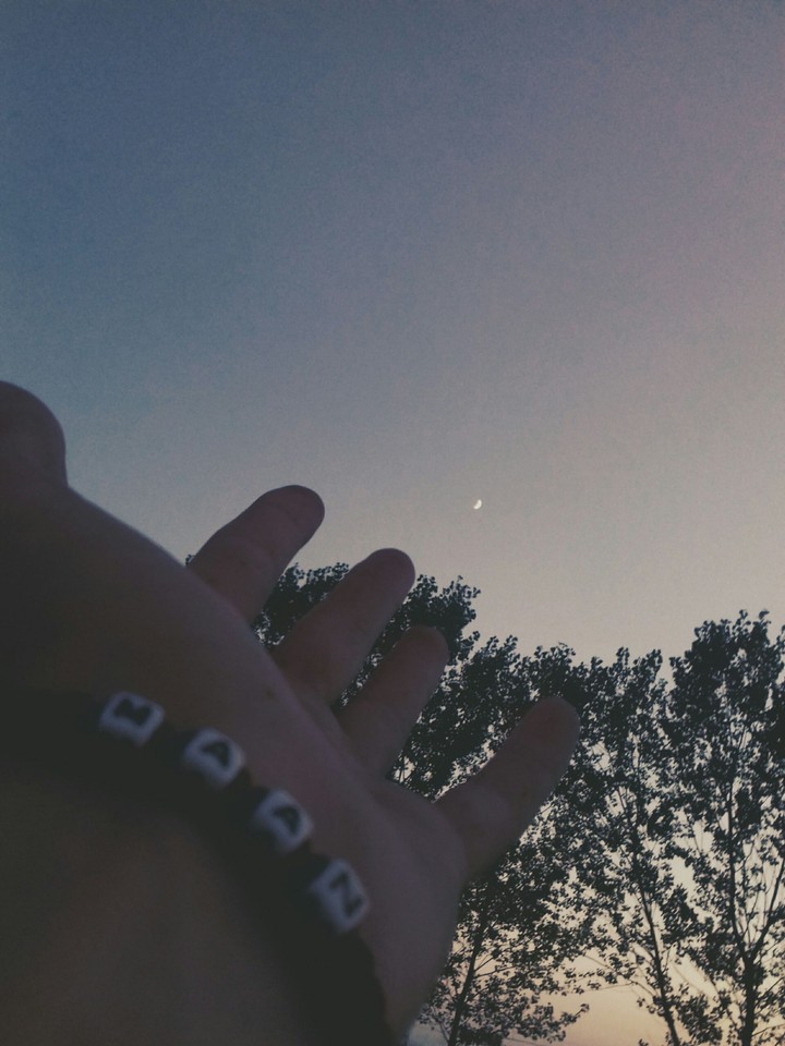 Maan (moon)