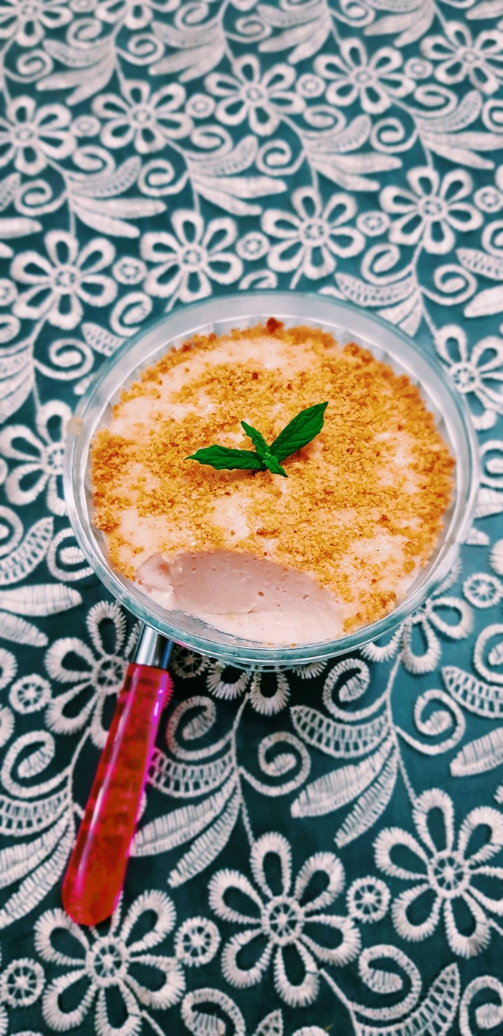 strawberry  dessert  with green mints