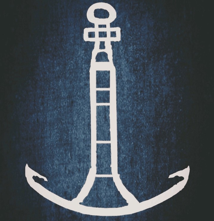 Navy <-)