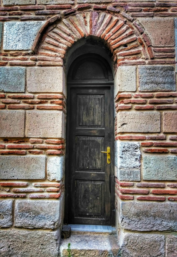 Kurşunlu külliyesi dar kapı