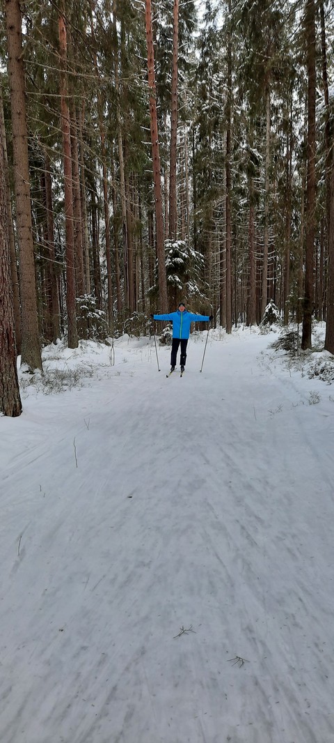 снег