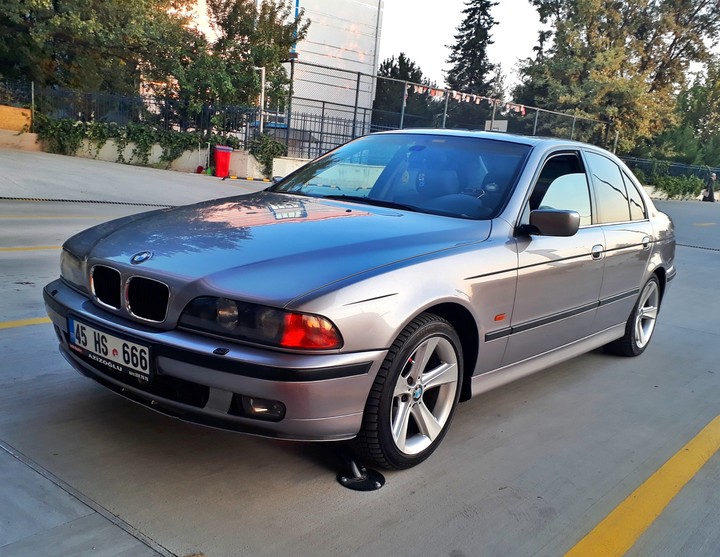 BMW E39 520 IA