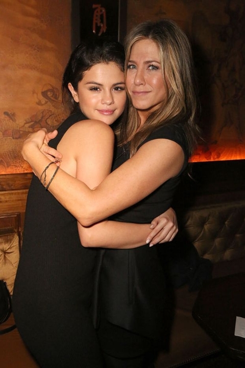 selena gomez and Jennifer aniston