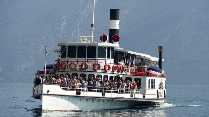 Dampfschiff auf dem Gardasee