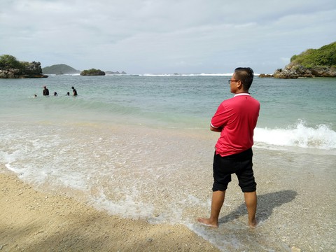 Sunday is Holiday