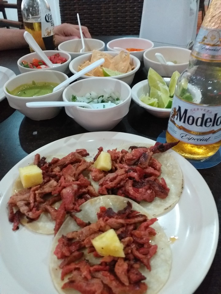 ricos tacos al pastor