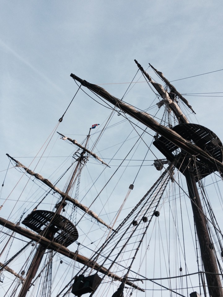 PIRATES