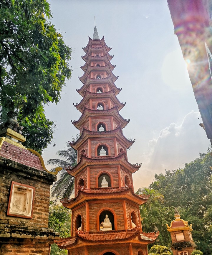 buddhistic temple pagode Hanoi